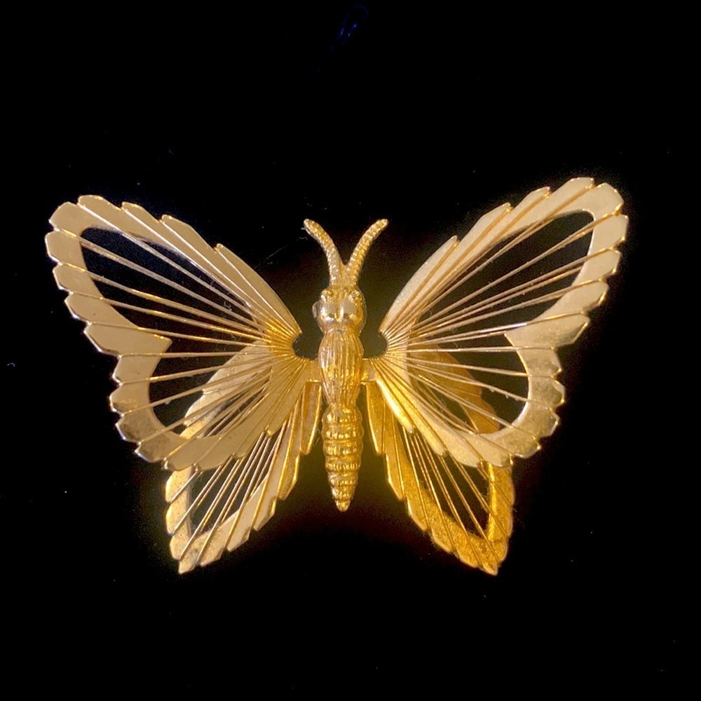 Vintage Monet Gold Toned Butterfly Brooch/Pin